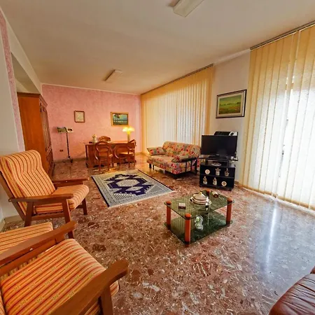 La Casa Di Zia Rosa Апартаменты Girifalco